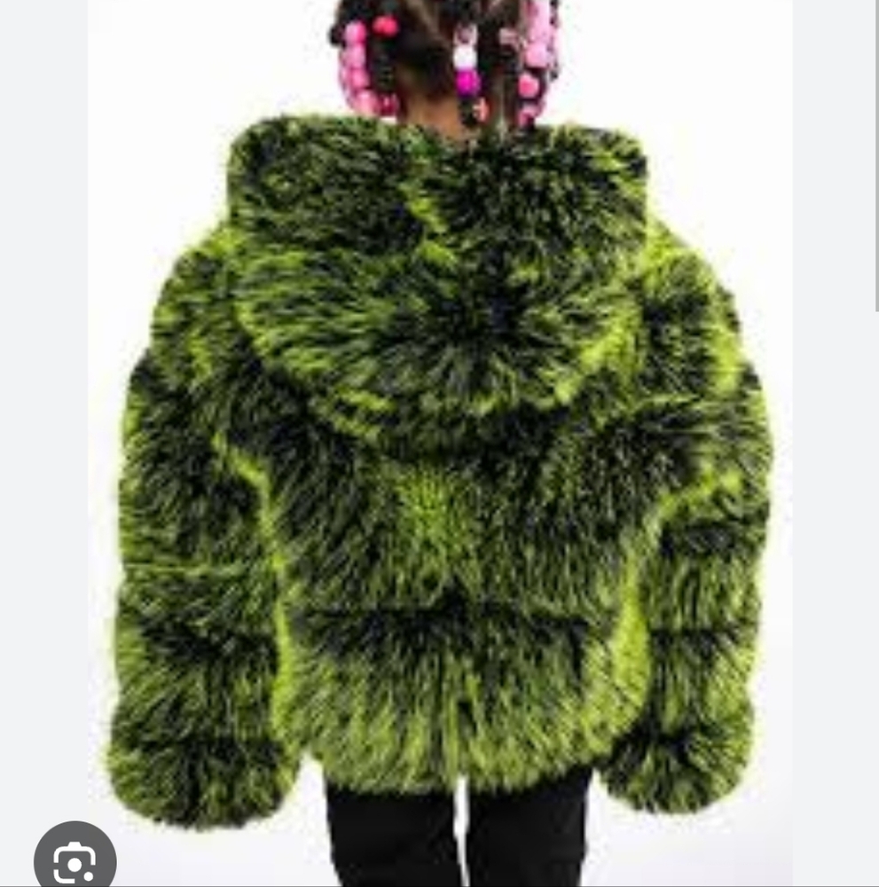 Akira Kids BIANCHI 3D FAUX FUR CROP JACKET Green and Black Faux Fur Coat - Picture 2 of 2